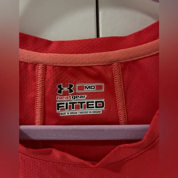 Under Armour red tank, worn a handful of times in size M - Picture 3 of 3